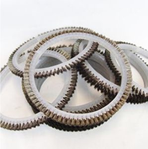 Cepillo circular con fibra de acero inoxidable y base de polipropileno para criba en industria papelera